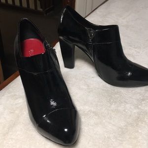 White House Black Market heeled ankle bootie